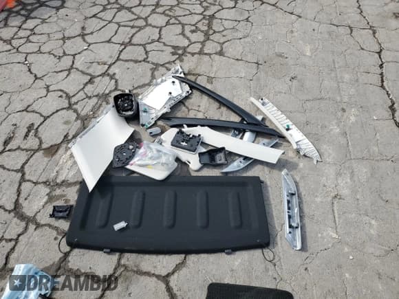 ✅ 2023 Hyundai Venue Limited • VIN: KMHRC8A39PU274415 • Лот: 69607025. Опубликован ранее на Copart с пробегом 10 649 миль. Бесплатный доступ к архиву аукционных продаж из США и подробный отчёт об истории автомобиля на DreamBid. Изображение 13.