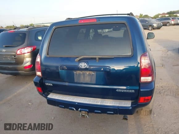 ✅ 2005 Toyota 4Runner SR5 • VIN: JTEZU14R158037993 • Lot: 42964688. Listed on IAAI with 237,771 mi. Free auction sales archive from the USA and detailed vehicle history report at DreamBid. Image 16.