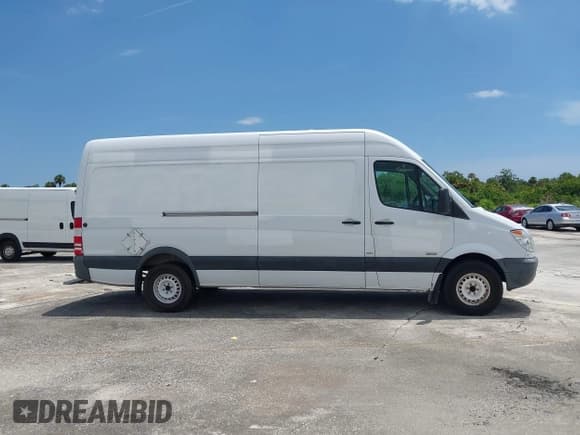 ✅ 2011 Mercedes-Benz Sprinter Cargo • VIN: WD3PE8CBXB5600102 • Лот: 42382217. Опубликован ранее на IAAI с пробегом Не указан. Бесплатный доступ к архиву аукционных продаж из США и подробный отчёт об истории автомобиля на DreamBid. Изображение 12.