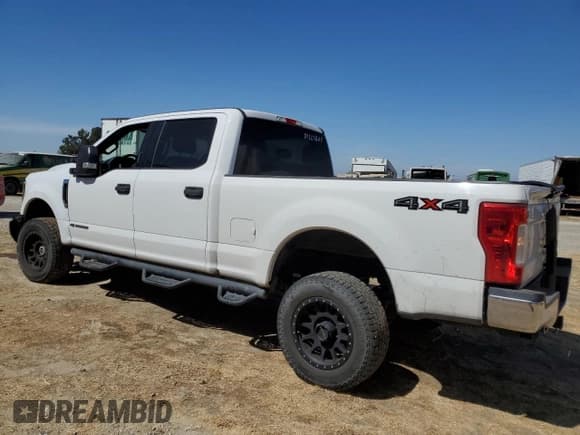 ✅ 2018 Ford F-250 XL • VIN: 1FT7W2BT9JEB38334 • Lot: 66507795. Listed on Copart with 122,685 mi. Free auction sales archive from the USA and detailed vehicle history report at DreamBid. Image 2.