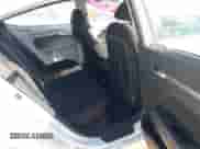 2019 Hyundai Elantra SE z VIN 5NPD74LF3KH415341, wystawiony jako IAAI lot #43413818 z przebiegiem 106 025 mil mil oraz . Historia ofert i sprzedaży dostępna na DreamBid. Obrazek 8.