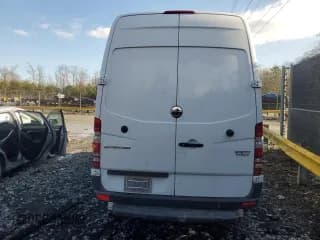 ✅ 2017 Freightliner Sprinter Cargo • VIN: WDYPF0CD1HP387242 • Лот: 84517624. Опубликован ранее на Copart с пробегом 232 062 миль. Бесплатный доступ к архиву аукционных продаж из США и подробный отчёт об истории автомобиля на DreamBid. Изображение 6.