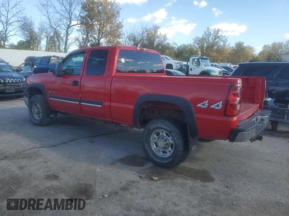 ✅ 2004 Chevrolet Silverado 2500HD LS • VIN: 1GCHK29U24E111656 • Lot: 90936125. Wystawiony na Copart z przebiegiem 196 065 mil. Bezpłatny archiwum sprzedaży aukcyjnych z USA i szczegółowy raport historii pojazdu na DreamBid. Zdjęcie 2.