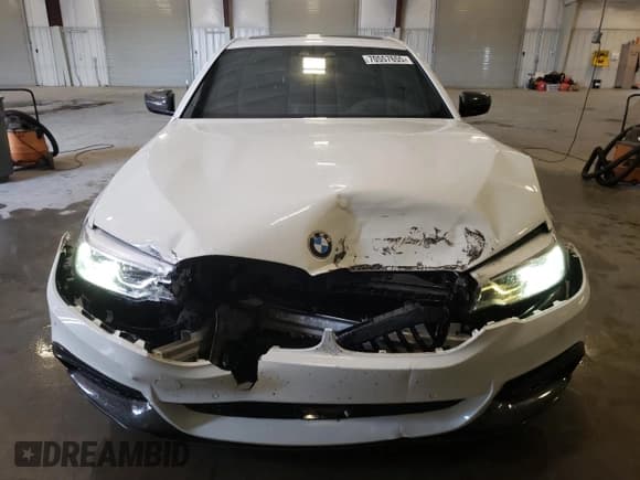 ✅ 2018 BMW 5 Series M550i xDrive • VIN: WBAJB9C5XJB286856 • Lot: 70557655. Listed on Copart with 138,529 mi. Free auction sales archive from the USA and detailed vehicle history report at DreamBid. Image 5.