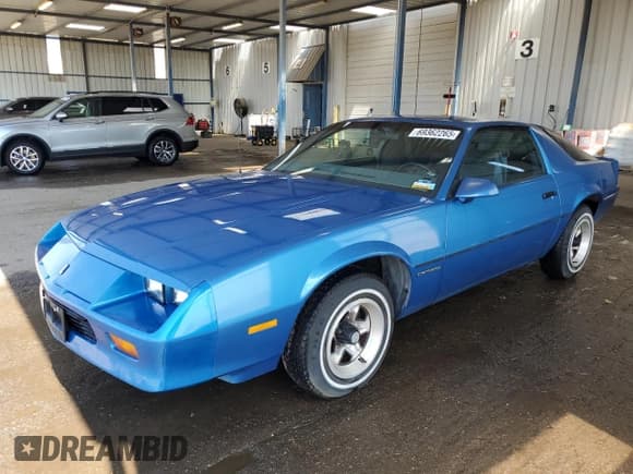 ✅ 1985 Chevrolet Camaro • VIN: 1G1FP87S2FL486452 • Лот: 69362265. Опубликован ранее на Copart с пробегом 40 161 миль. Бесплатный доступ к архиву аукционных продаж из США и подробный отчёт об истории автомобиля на DreamBid. Изображение 1.