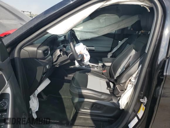 ✅ 2022 Ford Explorer XLT • VIN: 1FMSK8DH6NGA81324 • Lot: 86472405. Wystawiony na Copart z przebiegiem 42 809 mil. Bezpłatny archiwum sprzedaży aukcyjnych z USA i szczegółowy raport historii pojazdu na DreamBid. Zdjęcie 7.