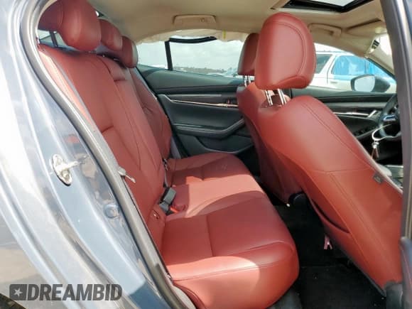 ✅ 2023 Mazda 3 S Carbon Edition • VIN: 3MZBPBCM9PM368793 • Lot: 64123015. Wystawiony na Copart z przebiegiem 5 065 mil. Bezpłatny archiwum sprzedaży aukcyjnych z USA i szczegółowy raport historii pojazdu na DreamBid. Zdjęcie 10.