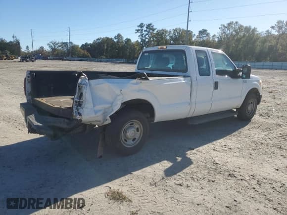 ✅ 2014 Ford F-250 XL • VIN: 1FT7X2A67EEB43093 • Lot: 92004705. Listed on Copart with 141,851 mi. Free auction sales archive from the USA and detailed vehicle history report at DreamBid. Image 3.