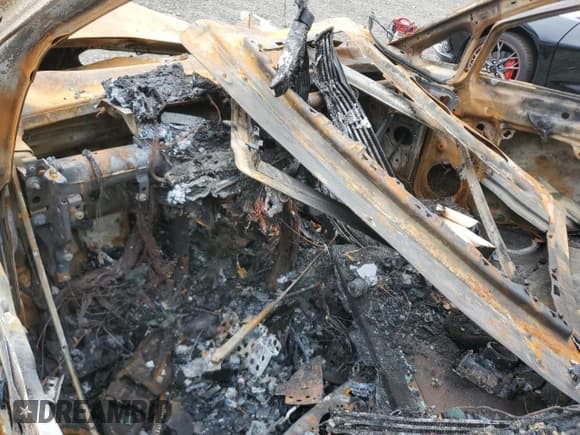 ✅ 2024 Volkswagen Golf R • VIN: WVWEB7CD1RW228400 • Lot: 69311515. Listed on Copart with Not provided. Free auction sales archive from the USA and detailed vehicle history report at DreamBid. Image 8.