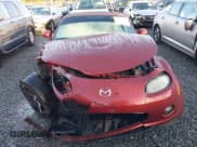 ✅ 2006 Mazda MX-5 Miata Grand Touring • VIN: JM1NC25F260122129 • Lot: 41227010. Wystawiony na IAAI z przebiegiem 170 780 mil. Bezpłatny archiwum sprzedaży aukcyjnych z USA i szczegółowy raport historii pojazdu na DreamBid. Zdjęcie 13.