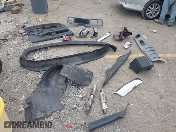 2002 Chevrolet Silverado 1500 with VIN 1GCEC14V62Z128248, listed as a IAAI auction lot 43125043 with 200,798 mi miles and . Bid and sale history available at DreamBid. Image 12.