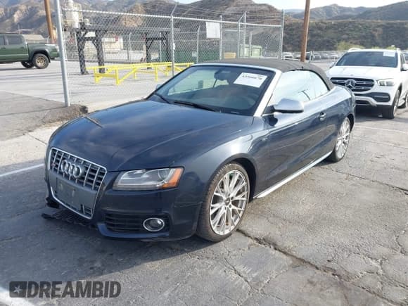 ✅ 2012 Audi S5 Premium Plus • VIN: WAUCGAFH3CN008030 • Лот: 43566670. Опубликован ранее на IAAI с пробегом 107 513 миль. Бесплатный доступ к архиву аукционных продаж из США и подробный отчёт об истории автомобиля на DreamBid. Изображение 2.