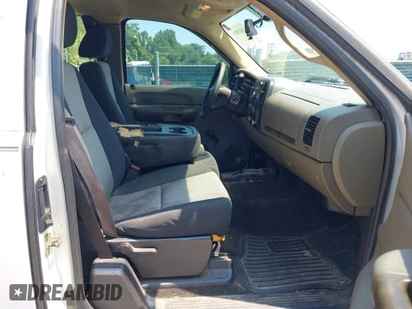 ✅ 2007 Chevrolet Silverado 2500HD Work Truck • VIN: 1GCHK29K57E524691 • Лот: 42817824. Опубликован ранее на IAAI с пробегом 240 919 миль. Бесплатный доступ к архиву аукционных продаж из США и подробный отчёт об истории автомобиля на DreamBid. Изображение 5.