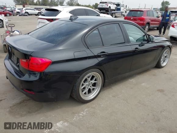 ✅ 2012 BMW 3 Series 328i • VIN: WBA3A5C54CF259295 • Лот: 43105865. Опубликован ранее на IAAI с пробегом 160 013 миль. Бесплатный доступ к архиву аукционных продаж из США и подробный отчёт об истории автомобиля на DreamBid. Изображение 4.
