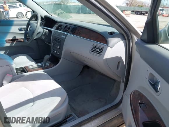 ✅ 2007 Buick LaCrosse CX • VIN: 2G4WC552771236194 • Lot: 41863780. Listed on IAAI with 104,215 mi. Free auction sales archive from the USA and detailed vehicle history report at DreamBid. Image 5.