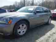 2005 Dodge Magnum SE z VIN 2D4FV48VX5H117187, wystawiony jako IAAI lot #41569678 z przebiegiem 138 600 mil mil oraz . Historia ofert i sprzedaży dostępna na DreamBid. Obrazek 6.