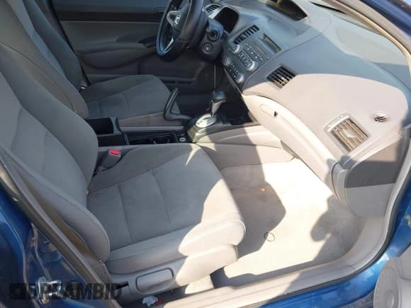 ✅ 2010 Honda Civic DX-VP • VIN: 2HGFA1F34AH581385 • Lot: 43273483. Wystawiony na IAAI z przebiegiem 173 091 mil. Bezpłatny archiwum sprzedaży aukcyjnych z USA i szczegółowy raport historii pojazdu na DreamBid. Zdjęcie 5.