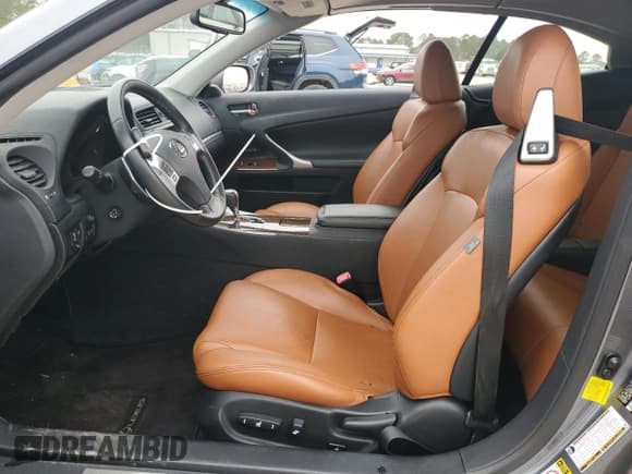✅ 2014 Lexus IS 250 C • VIN: JTHFF2C21E2530893 • Lot: 88097695. Listed on Copart with 34,258 mi. Free auction sales archive from the USA and detailed vehicle history report at DreamBid. Image 7.