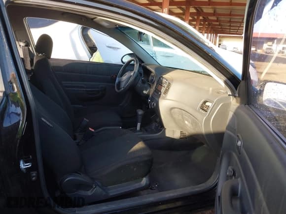 ✅ 2008 Hyundai Accent GS • VIN: KMHCM36C38U075750 • Lot: 41719000. Wystawiony na IAAI z przebiegiem 136 844 mil. Bezpłatny archiwum sprzedaży aukcyjnych z USA i szczegółowy raport historii pojazdu na DreamBid. Zdjęcie 5.