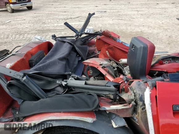 1987 Chevrolet Corvette z VIN 1G1YY3183H5127351, wystawiony jako Copart lot #72077725 z przebiegiem Nie podano mil oraz Szkoda całkowita • Salvage title. Historia ofert i sprzedaży dostępna na DreamBid. Obrazek 10.