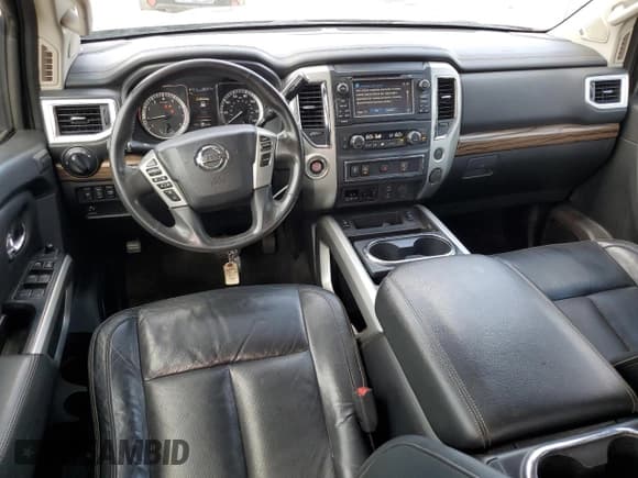 ✅ 2017 Nissan Titan SL • VIN: 1N6AA1E64HN556943 • Lot: 69141485. Wystawiony na Copart z przebiegiem 187 413 mil. Bezpłatny archiwum sprzedaży aukcyjnych z USA i szczegółowy raport historii pojazdu na DreamBid. Zdjęcie 8.