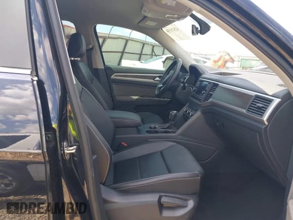 ✅ 2022 Volkswagen Atlas SE • VIN: 1V2LP2CA1NC502304 • Lot: 42828374. Listed on IAAI with 60,782 mi. Free auction sales archive from the USA and detailed vehicle history report at DreamBid. Image 5.