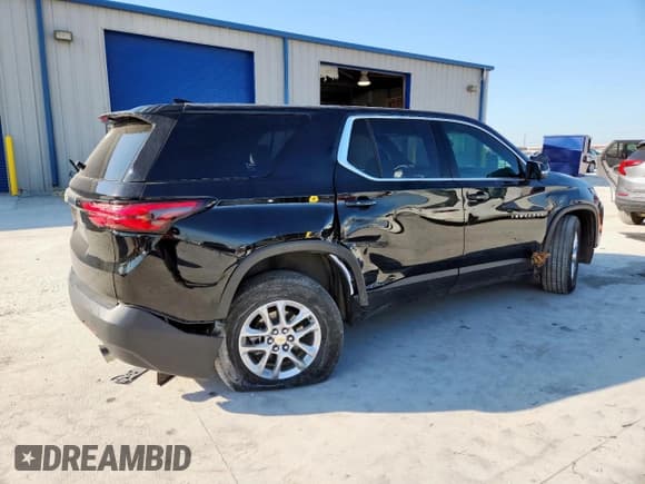 ✅ 2023 Chevrolet Traverse LS • VIN: 1GNERFKW0PJ319698 • Lot: 85741975. Wystawiony na Copart z przebiegiem 42 554 mil. Bezpłatny archiwum sprzedaży aukcyjnych z USA i szczegółowy raport historii pojazdu na DreamBid. Zdjęcie 3.
