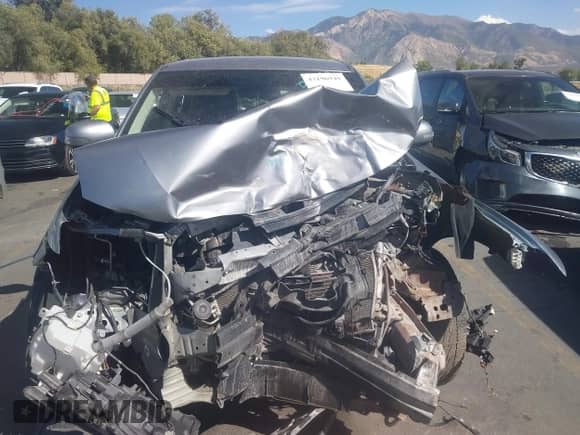 2019 Mitsubishi Outlander ES z VIN JA4AZ3A3XKZ021676, wystawiony jako IAAI lot #43196948 z przebiegiem Nie podano mil oraz . Historia ofert i sprzedaży dostępna na DreamBid. Obrazek 12.