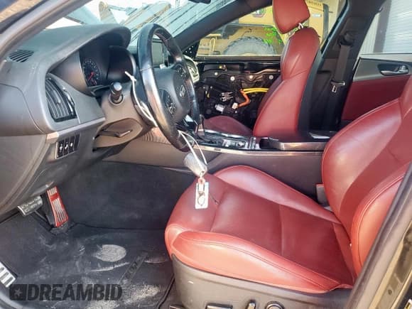 ✅ 2019 Kia Stinger GT • VIN: KNAE35LC1K6046045 • Lot: 71022555. Wystawiony na Copart z przebiegiem 67 827 mil. Bezpłatny archiwum sprzedaży aukcyjnych z USA i szczegółowy raport historii pojazdu na DreamBid. Zdjęcie 7.