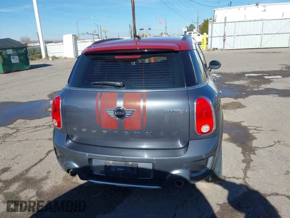 ✅ 2016 MINI Countryman S • VIN: WMWZC5C5XGWU02423 • Lot: 43818464. Listed on IAAI with 124,586 mi. Free auction sales archive from the USA and detailed vehicle history report at DreamBid. Image 16.