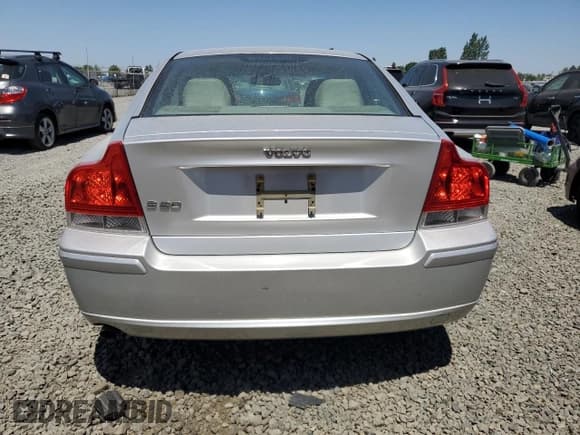 ✅ 2005 Volvo S60 • VIN: YV1RS640952447138 • Lot: 64284495. Listed on Copart with 131,616 mi. Free auction sales archive from the USA and detailed vehicle history report at DreamBid. Image 6.