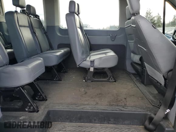 ✅ 2018 Ford Transit XL • VIN: 1FMZK1CM1JKB41666 • Lot: 74843154. Wystawiony na Copart z przebiegiem 26 405 mil. Bezpłatny archiwum sprzedaży aukcyjnych z USA i szczegółowy raport historii pojazdu na DreamBid. Zdjęcie 11.