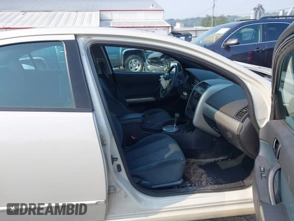 ✅ 2004 Mitsubishi Galant ES • VIN: 4A3AB36F94E127136 • Lot: 42868626. Wystawiony na IAAI z przebiegiem 176 139 mil. Bezpłatny archiwum sprzedaży aukcyjnych z USA i szczegółowy raport historii pojazdu na DreamBid. Zdjęcie 5.