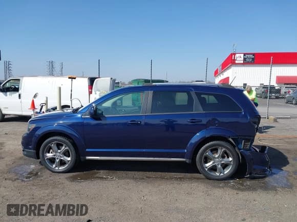 ✅ 2017 Dodge Journey Crossroad Plus • VIN: 3C4PDCGG2HT581541 • Lot: 41805159. Listed on IAAI with 142,470 mi. Free auction sales archive from the USA and detailed vehicle history report at DreamBid. Image 14.
