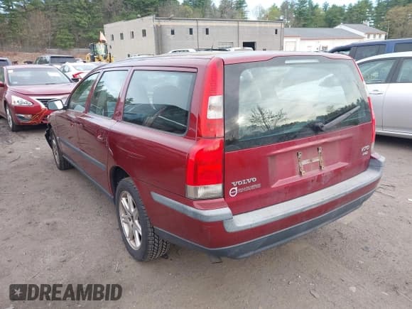 ✅ 2004 Volvo V70 • VIN: YV1SJ59H842418709 • Лот: 42143594. Опубликован ранее на IAAI с пробегом 187 621 миль. Бесплатный доступ к архиву аукционных продаж из США и подробный отчёт об истории автомобиля на DreamBid. Изображение 3.