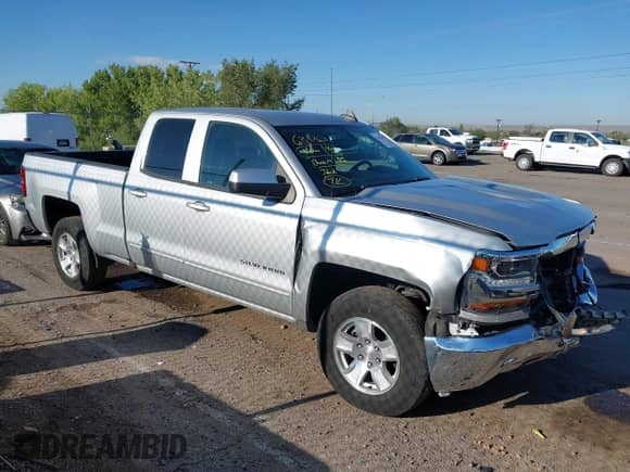 2019 Chevrolet Silverado 1500 LT z VIN 2GCRCPEC4K1119591, wystawiony jako IAAI lot #43316471 z przebiegiem 36 980 mil mil oraz . Historia ofert i sprzedaży dostępna na DreamBid. Obrazek 13.