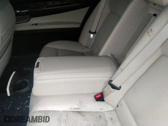 ✅ 2013 BMW 7 Series 750Li xDrive • VIN: WBAYF8C51DD140657 • Lot: 32751348. Listed on IAAI with 128,816 mi. Free auction sales archive from the USA and detailed vehicle history report at DreamBid. Image 8.