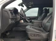 ✅ 2021 Chevrolet Suburban LT • VIN: 1GNSCCKD3MR228715 • Lot: 41415445. Wystawiony na Copart z przebiegiem 48 347 mil. Bezpłatny archiwum sprzedaży aukcyjnych z USA i szczegółowy raport historii pojazdu na DreamBid. Zdjęcie 7.