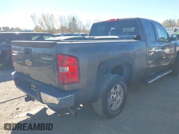 ✅ 2007 Chevrolet Silverado 1500 1LT • VIN: 2GCEK19J471669369 • Lot: 43467417. Listed on IAAI with 148,838 mi. Free auction sales archive from the USA and detailed vehicle history report at DreamBid. Image 4.