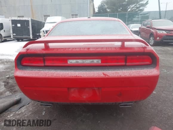 ✅ 2010 Dodge Challenger R/T Classic • VIN: 2B3CJ5DT7AH103121 • Lot: 41298456. Wystawiony na IAAI z przebiegiem 147 685 mil. Bezpłatny archiwum sprzedaży aukcyjnych z USA i szczegółowy raport historii pojazdu na DreamBid. Zdjęcie 17.