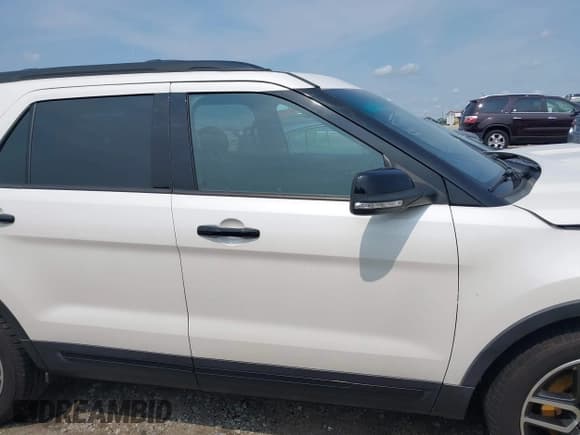 ✅ 2017 Ford Explorer Sport • VIN: 1FM5K8GT5HGA12559 • Lot: 42417361. Wystawiony na IAAI z przebiegiem 100 644 mil. Bezpłatny archiwum sprzedaży aukcyjnych z USA i szczegółowy raport historii pojazdu na DreamBid. Zdjęcie 13.
