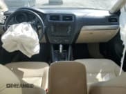 ✅ 2015 Volkswagen Jetta SE • VIN: 3VWD07AJ0FM290857 • Лот: 53243675. Опубликован ранее на Copart с пробегом 197 356 миль. Бесплатный доступ к архиву аукционных продаж из США и подробный отчёт об истории автомобиля на DreamBid. Изображение 8.