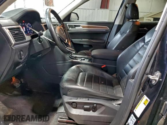 ✅ 2018 Volkswagen Atlas SEL Premium • VIN: 1V2NR2CA7JC584116 • Lot: 94648405. Listed on Copart with 145,306 mi. Free auction sales archive from the USA and detailed vehicle history report at DreamBid. Image 7.