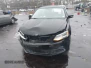 ✅ 2011 Volkswagen Jetta SE • VIN: 3VWDZ7AJ1BM381474 • Lot: 43789543. Wystawiony na IAAI z przebiegiem 82 786 mil. Bezpłatny archiwum sprzedaży aukcyjnych z USA i szczegółowy raport historii pojazdu na DreamBid. Zdjęcie 6.