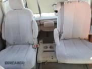 ✅ 2011 Toyota Sienna LE • VIN: 5TDKK3DC0BS103251 • Lot: 82477175. Wystawiony na Copart z przebiegiem 156 846 mil. Bezpłatny archiwum sprzedaży aukcyjnych z USA i szczegółowy raport historii pojazdu na DreamBid. Zdjęcie 10.