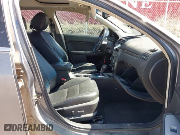 ✅ 2012 Ford Fusion SEL • VIN: 3FAHP0JG8CR433182 • Lot: 41915432. Wystawiony na IAAI z przebiegiem 162 059 mil. Bezpłatny archiwum sprzedaży aukcyjnych z USA i szczegółowy raport historii pojazdu na DreamBid. Zdjęcie 5.