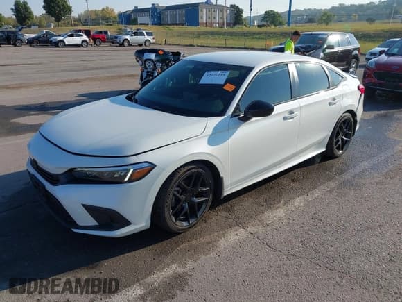 ✅ 2023 Honda Civic Sport • VIN: 2HGFE2F52PH567778 • Lot: 43224295. Wystawiony na IAAI z przebiegiem 94 565 mil. Bezpłatny archiwum sprzedaży aukcyjnych z USA i szczegółowy raport historii pojazdu na DreamBid. Zdjęcie 2.