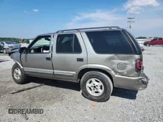 ✅ 2000 Chevrolet Blazer LS • VIN: 1GNDT13W1Y2233066 • Lot: 64214395. Wystawiony na Copart z przebiegiem Nie podano. Bezpłatny archiwum sprzedaży aukcyjnych z USA i szczegółowy raport historii pojazdu na DreamBid. Zdjęcie 2.