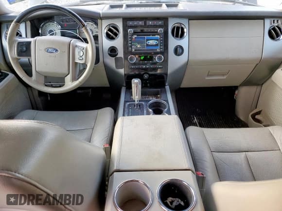 ✅ 2013 Ford Expedition Max Limited • VIN: 1FMJK1K56DEF21824 • Lot: 80402175. Wystawiony na Copart z przebiegiem 212 242 mil. Bezpłatny archiwum sprzedaży aukcyjnych z USA i szczegółowy raport historii pojazdu na DreamBid. Zdjęcie 8.