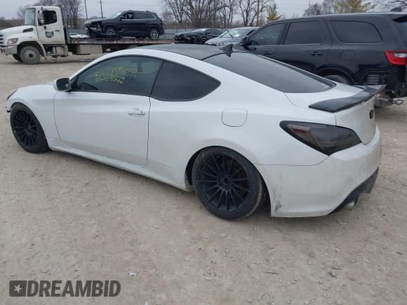 ✅ 2013 Hyundai Genesis Coupe Premium • VIN: KMHHT6KD8DU105635 • Lot: 41708059. Wystawiony na IAAI z przebiegiem 140 893 mil. Bezpłatny archiwum sprzedaży aukcyjnych z USA i szczegółowy raport historii pojazdu na DreamBid. Zdjęcie 3.